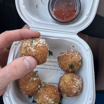 Indulgia - Arancini al fromaggio - Food Trucks Near Me