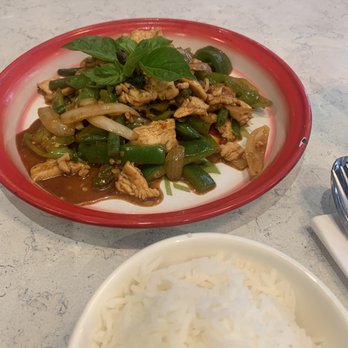 Amy Thai Bistro - Basil sauce with chicken great - Thai Near Me - Brooklyn, New York Amy Thai Bistro - Basil sauce with chicken great - Thai Near Me - Brooklyn, New York