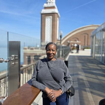 Offshore Rooftop - New American Near Me - Chicago, Illinois