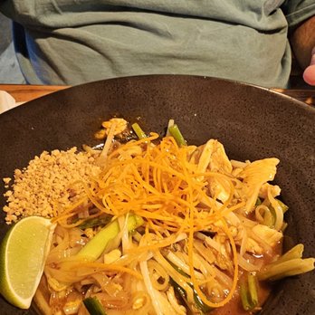 Bite a Bit - Chicken Pad Thai - excellent - Thai Near Me - Nashville, Tennessee