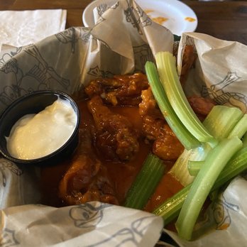 Thirsty Turtle Seagrill - Chicken wings with hot sauce - Chicken Wings Near Me - Fort Pierce, Florida