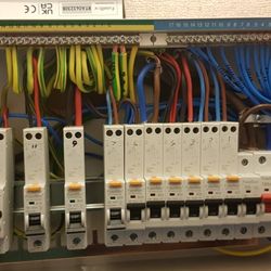 Electrolaze - 14 Way, Metal Consumer Unit. With RCBO protection and a SPD Surge Protective Device