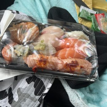 FOB Sushi Bar - Sushi to go - Sushi Bars Near Me - Seattle, Washington