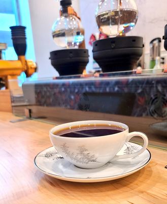 caffe d'bolla by null