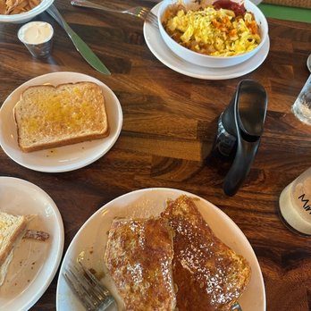 Mimosas - Sante fe sizzler and French toast - Breakfast & Brunch Near Me - Myrtle Beach, South Carolina