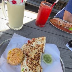 Las Tortas - Food and Drinks!