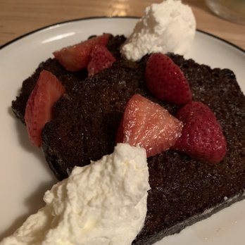 Community Table - Gingerbread - Comfort Food Near Me - Mt Pleasant, South Carolina