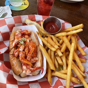 Red Hook Lobster Pound - The Connecticut Roll w fries. - Seafood Near Me - Brooklyn, New York Red Hook Lobster Pound - The Connecticut Roll w fries. - Seafood Near Me - Brooklyn, New York