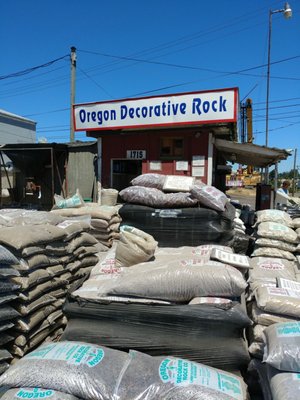 Oregon Decorative Rock 1716 Ne Columbia Blvd Portland Or