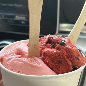 Black Cat Ice Cream - Ice Cream & Frozen Yogurt Near Me - Des Moines, Iowa Black Cat Ice Cream - Ice Cream & Frozen Yogurt Near Me - Des Moines, Iowa