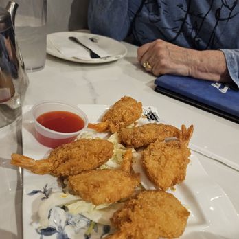 Rui's Shanghai Bistro - Fried Shrimp - Shanghainese Near Me - Redlands, California Rui's Shanghai Bistro - Fried Shrimp - Shanghainese Near Me - Redlands, California