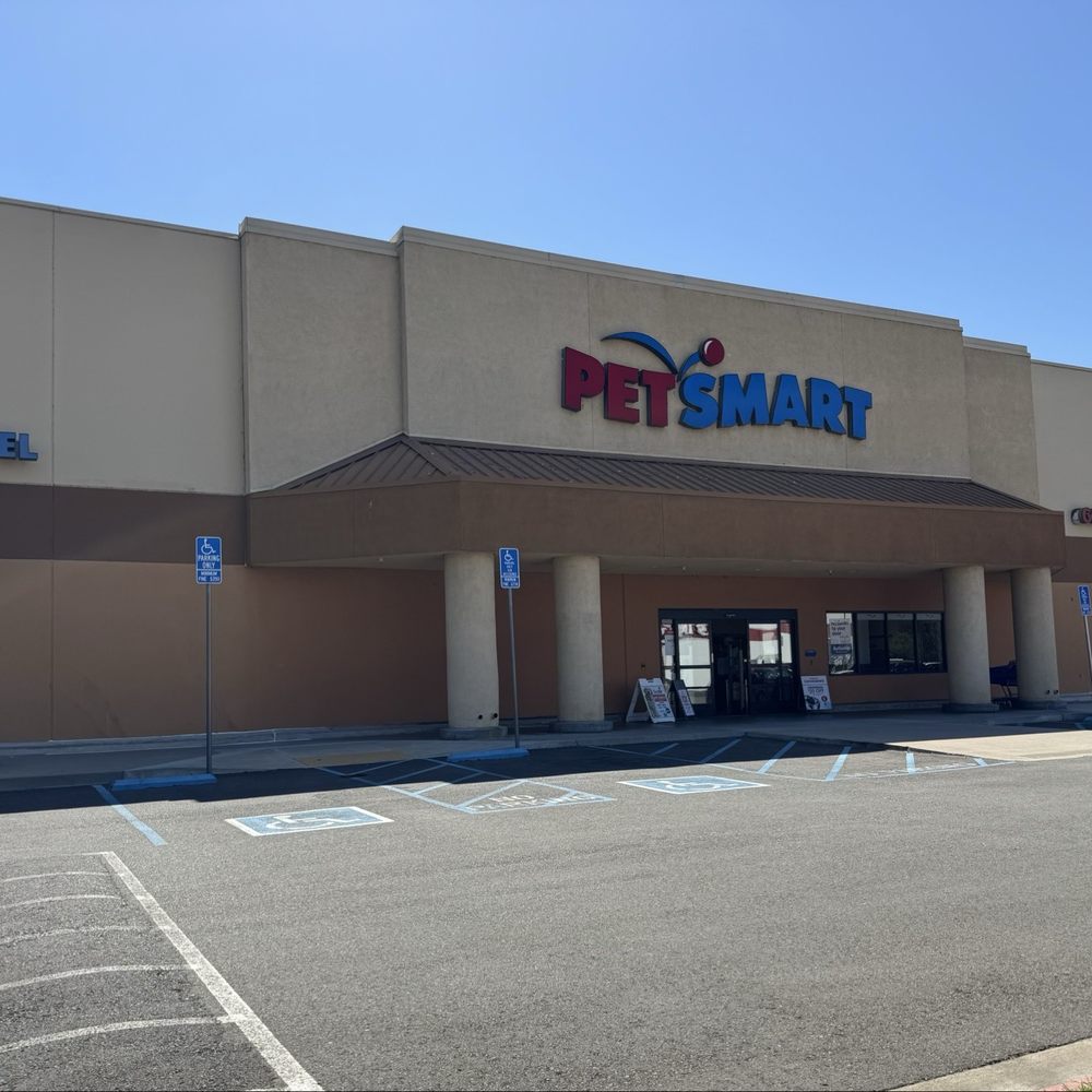 PetSmart - Entrance - Pet Stores Near Me - Yorba Linda, California