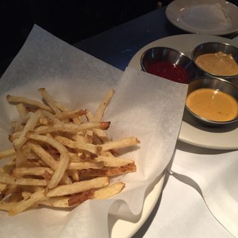 Rutherford Grill - Fries with spicy mayo and ketchup - American Near Me - Rutherford, California
