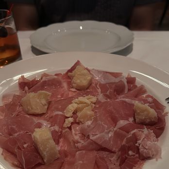 Osteria Mozza - 36-month White Cow Modenese Parmigiano Reggiano + Prosciutto - Italian Near Me - Los Angeles, California Osteria Mozza - 36-month White Cow Modenese Parmigiano Reggiano + Prosciutto - Italian Near Me - Los Angeles, California