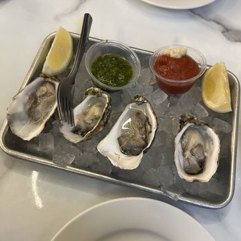 The Dive Oyster Bar - Raw Oysters - Southern Near Me - Irvine, California The Dive Oyster Bar - Raw Oysters - Southern Near Me - Irvine, California
