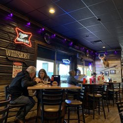 Bootleggers Saloon and Eatery - Side seating area