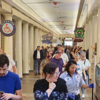 Quincy Market - Public Markets Near Me - Boston, Massachusetts Quincy Market - Public Markets Near Me - Boston, Massachusetts