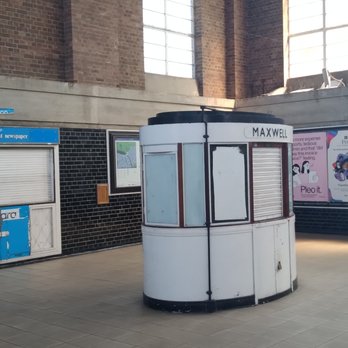 Oakwood Underground Station - Concourse - Train Stations Near Me - London, XGL Oakwood Underground Station - Concourse - Train Stations Near Me - London, XGL