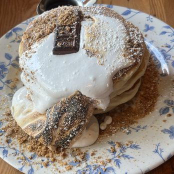 Lincoln Tavern & Restaurant - S'mores Pancake - New American Near Me - Boston, Massachusetts Lincoln Tavern & Restaurant - S'mores Pancake - New American Near Me - Boston, Massachusetts