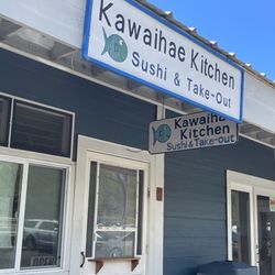 Kawaihae Kitchen - Check the OPEN sign at the window