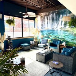 Elite Experience: REJUUV-N Contrast Therapy Retreat - Relaxing room