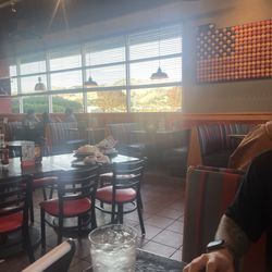 Red Robin Gourmet Burgers and Brews - Empty.