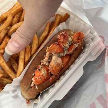 Bag O Crab - I'm a shorter person, not very big and don't weigh but a buck 15. It's like the size of a small eclair. - Seafood Near Me - Shoreline, Washington Bag O Crab - I'm a shorter person, not very big and don't weigh but a buck 15. It's like the size of a small eclair. - Seafood Near Me - Shoreline, Washington