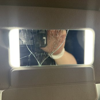Nyle Maxwell PreOwned SuperCenter - Passenger mirror broken - Used Car Dealers Near Me - Austin, Texas