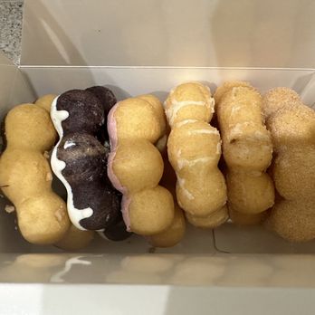 Yo Mochi - 6 mochi doughnuts - Donuts Near Me - Henderson, Nevada