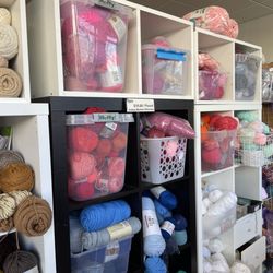 Creative Upcycle - Yarn in every color of the rainbow
