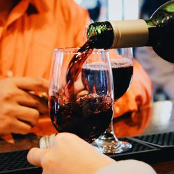 Epicures Catering - Bar Services- https://www.epicuresexperience.com/Beverages