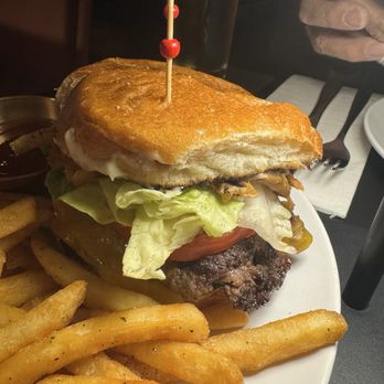 The Overland - House burger - Cocktail Bars Near Me - Redlands, California