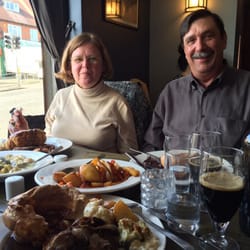 The Hungry Bear - A perfect Sunday roast for four!