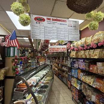Casa Della Mozzarella Italian Deli - Inside entrance. - Delis Near Me - Bronx, New York Casa Della Mozzarella Italian Deli - Inside entrance. - Delis Near Me - Bronx, New York