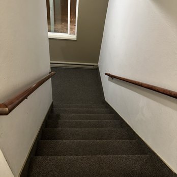 Super 8 by Wyndham Moscow - Stairs down from second floor - Hotels Near Me - Moscow, Idaho