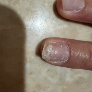 Le Petit Salon - Nail Salons Near Me - Tustin, California