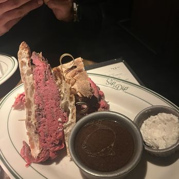 Gus' Sip & Dip - Waygu The Original Wagyu Beef Dip - Pubs Near Me - Chicago, Illinois