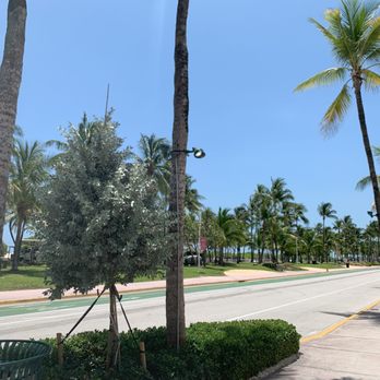 Ocean Drive - Walking down Ocean Drive - Landmarks & Historical Buildings Near Me - Miami Beach, Florida Ocean Drive - Walking down Ocean Drive - Landmarks & Historical Buildings Near Me - Miami Beach, Florida