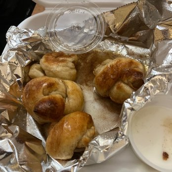 Del Vecchios - Cinnamon Knots - Italian Near Me - Norfolk, Virginia Del Vecchios - Cinnamon Knots - Italian Near Me - Norfolk, Virginia