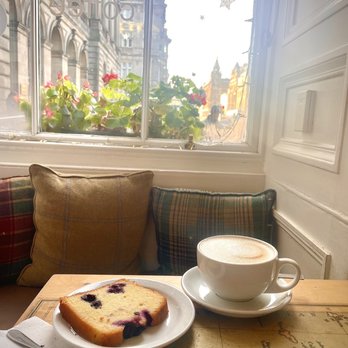 Rabbie's Cafe - Lemon and blueberry cake and latte - Cafes Near Me - Edinburgh, EDH Rabbie's Cafe - Lemon and blueberry cake and latte - Cafes Near Me - Edinburgh, EDH