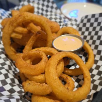 85 Bar - Onion Rings - Sports Bars Near Me - Waukee, Iowa