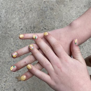 Lovely Nails - Nail Salons Near Me - Brunswick, Maryland