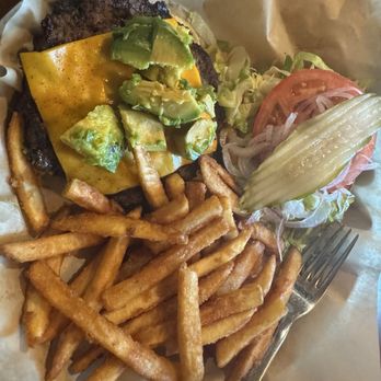 Lazy Dog Restaurant & Bar - Great burger!! - Comfort Food Near Me - Folsom, California