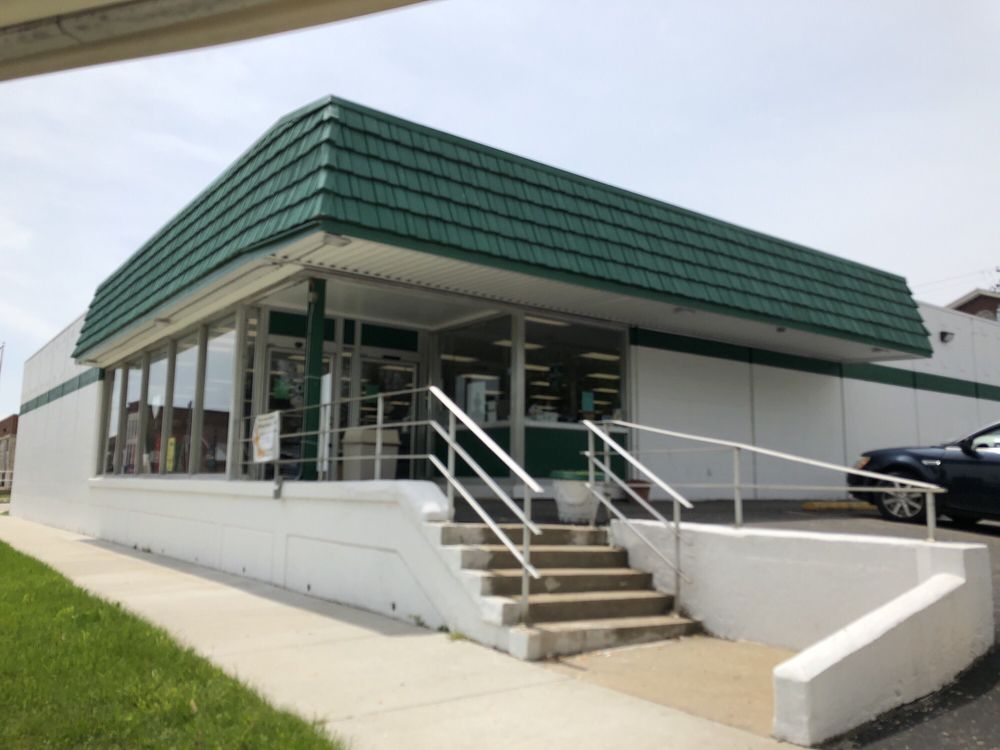 VEEDERSBURG FOOD BASKET Updated June 2024 300 N Main St, Veedersburg, Indiana Grocery