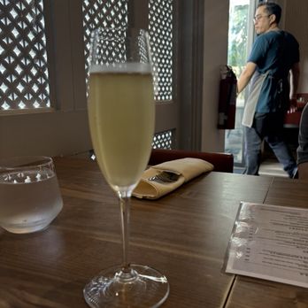 El Cielo - Sparking white wine - Tapas Bars Near Me - Honolulu, Hawaii El Cielo - Sparking white wine - Tapas Bars Near Me - Honolulu, Hawaii