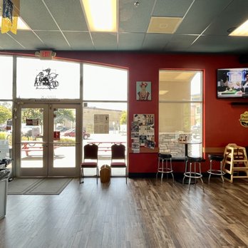 El Paisano - the inside of a restaurant - Mexican Near Me - Fortuna, California El Paisano - the inside of a restaurant - Mexican Near Me - Fortuna, California