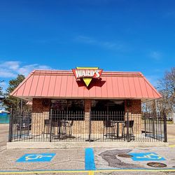 Ward's Fast Food of Ellisville - Front