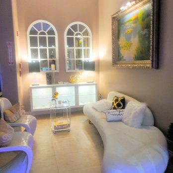 Luxury Smile Studio - Front waiting area - Cosmetic Dentists Near Me - Chino Hills, California Luxury Smile Studio - Front waiting area - Cosmetic Dentists Near Me - Chino Hills, California