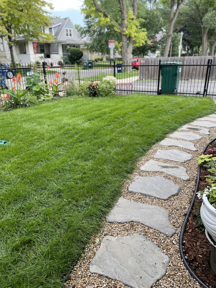 Calderon landscaping - tree service in Chicago, IL
