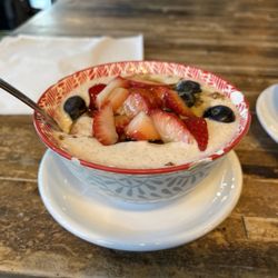 The Vintage - Yogurt Parfait was sooooo good